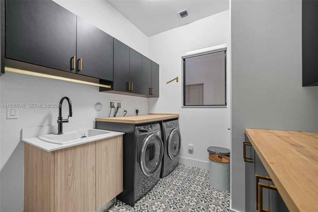 En Renta: $12,500 (4 camas, 4 baños, 3705 Pies cuadrados)