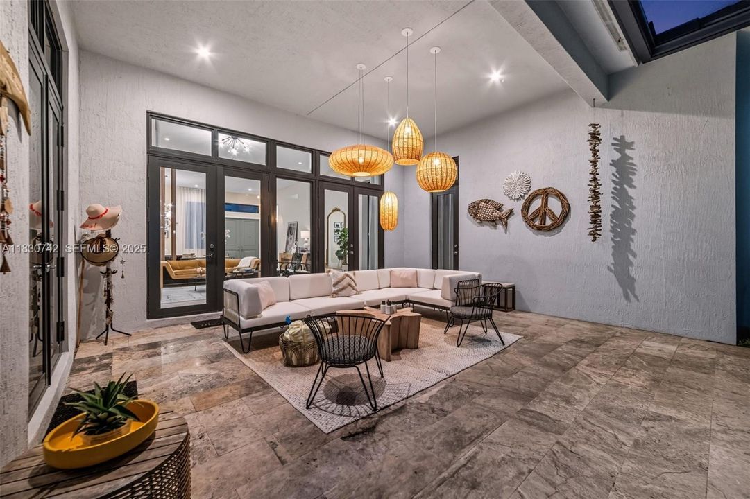 En Renta: $12,500 (4 camas, 4 baños, 3705 Pies cuadrados)