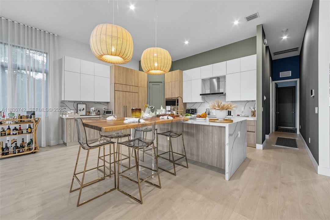 En Renta: $12,500 (4 camas, 4 baños, 3705 Pies cuadrados)