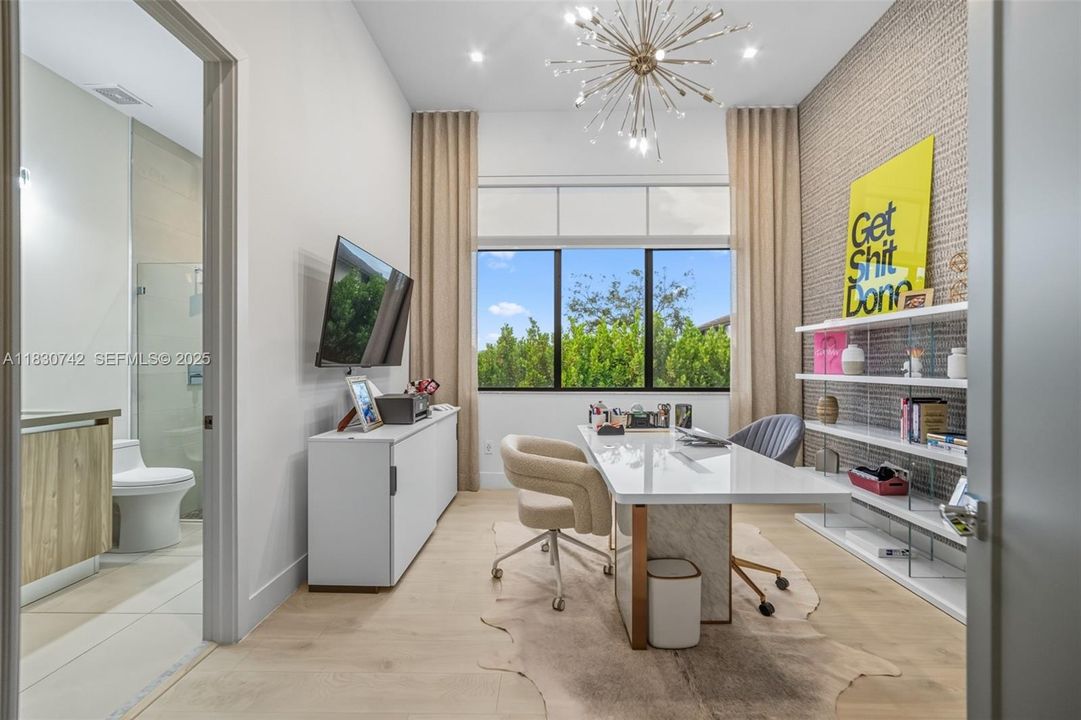 En Renta: $12,500 (4 camas, 4 baños, 3705 Pies cuadrados)