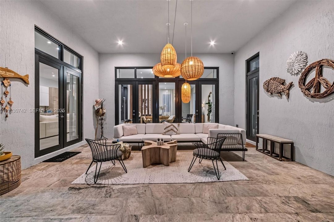 En Renta: $12,500 (4 camas, 4 baños, 3705 Pies cuadrados)