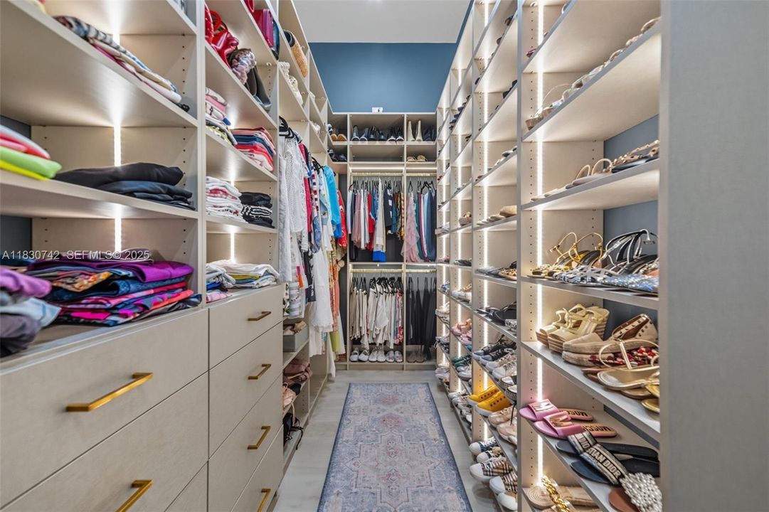 En Renta: $12,500 (4 camas, 4 baños, 3705 Pies cuadrados)