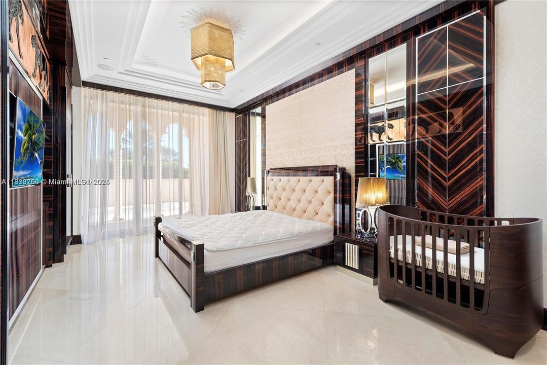 For Sale: $14,000,000 (6 beds, 6 baths, 5217 Square Feet)