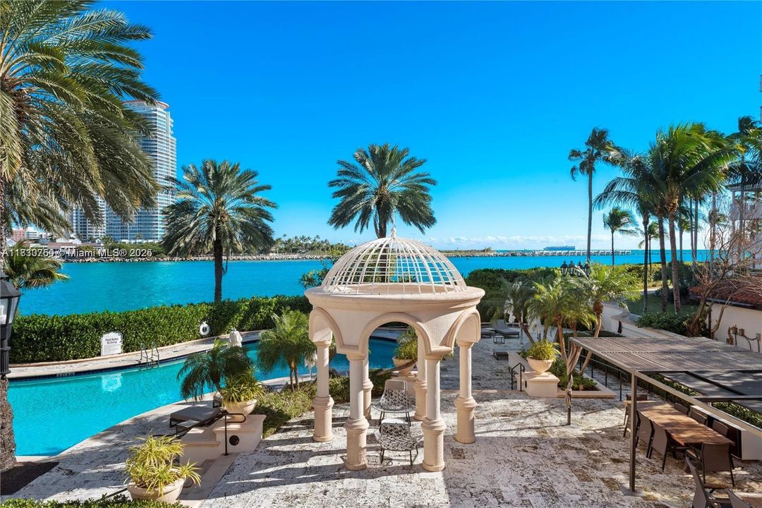 For Sale: $14,000,000 (6 beds, 6 baths, 5217 Square Feet)
