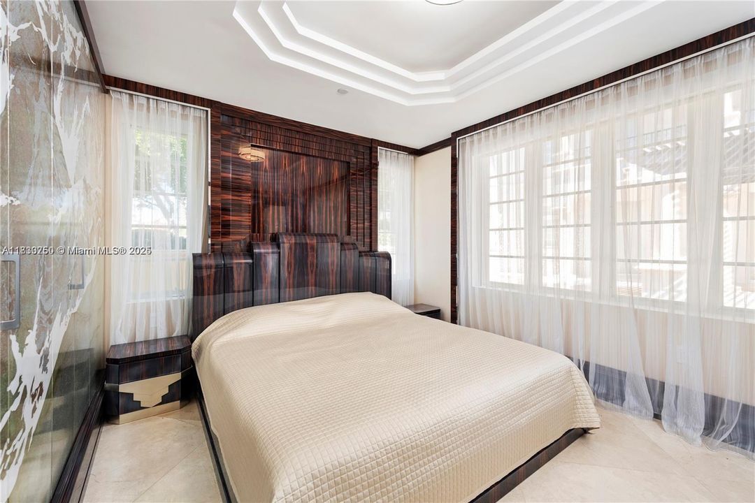For Sale: $14,000,000 (6 beds, 6 baths, 5217 Square Feet)