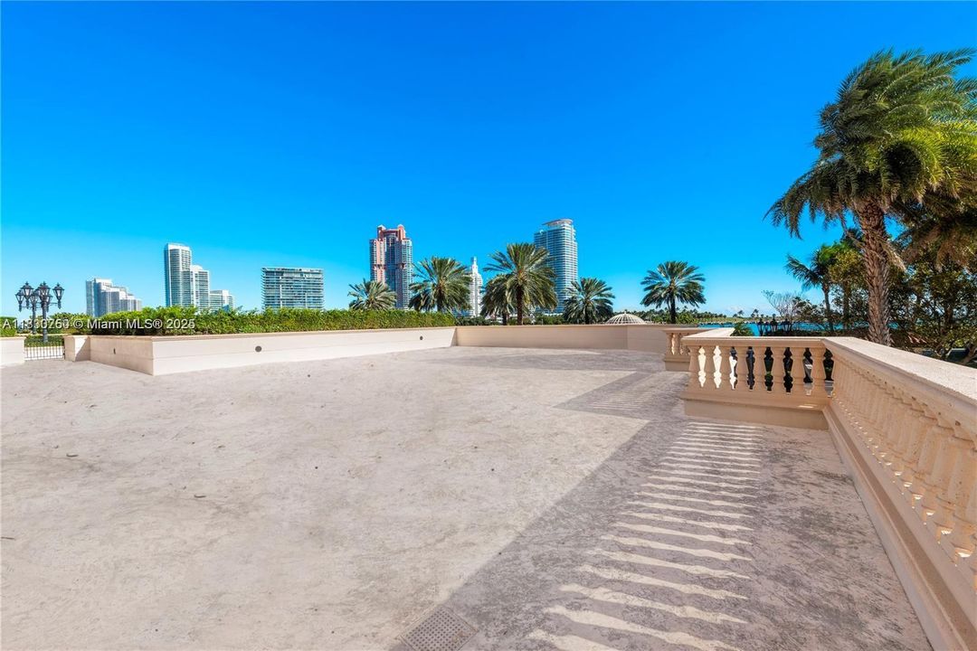 For Sale: $14,000,000 (6 beds, 6 baths, 5217 Square Feet)