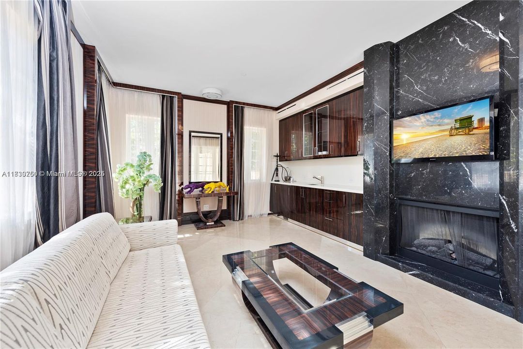 For Sale: $14,000,000 (6 beds, 6 baths, 5217 Square Feet)