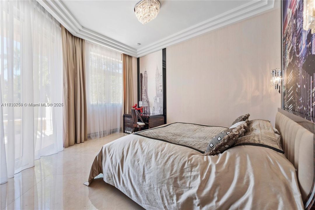 For Sale: $14,000,000 (6 beds, 6 baths, 5217 Square Feet)