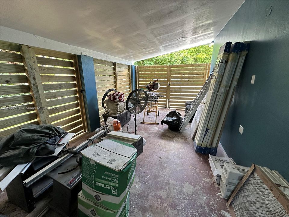 合同活跃: $3,600 (3 贝兹, 2 浴室, 1587 平方英尺)