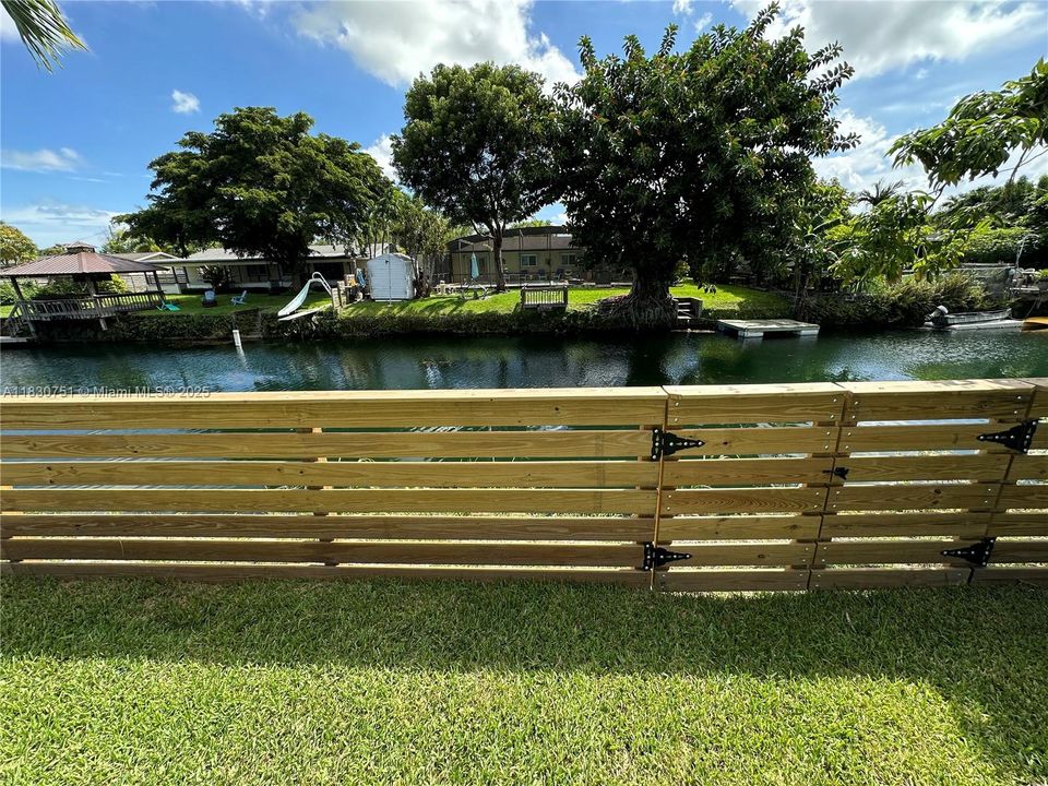 合同活跃: $3,600 (3 贝兹, 2 浴室, 1587 平方英尺)