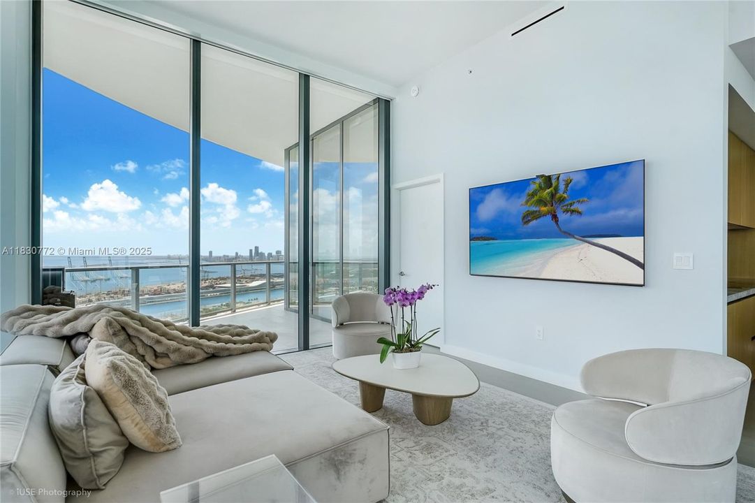 For Sale: $10,875,000 (4 beds, 4 baths, 3186 Square Feet)