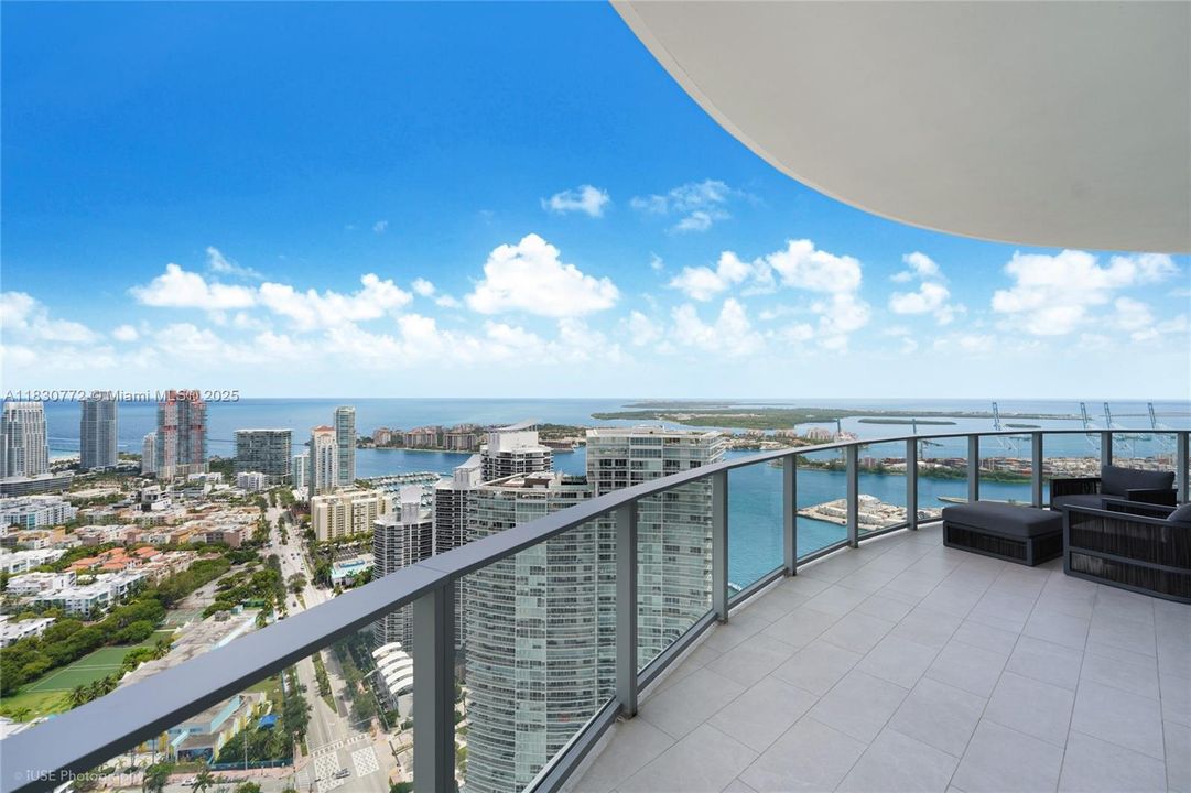 For Sale: $10,875,000 (4 beds, 4 baths, 3186 Square Feet)