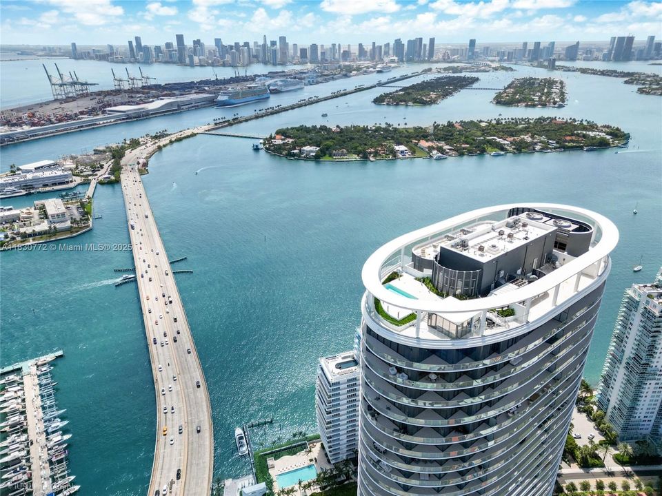 For Sale: $10,875,000 (4 beds, 4 baths, 3186 Square Feet)