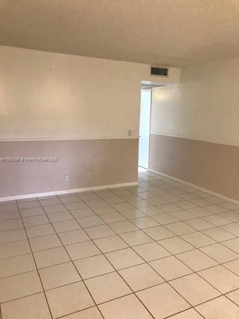 Activo con contrato: $153,000 (2 camas, 1 baños, 954 Pies cuadrados)