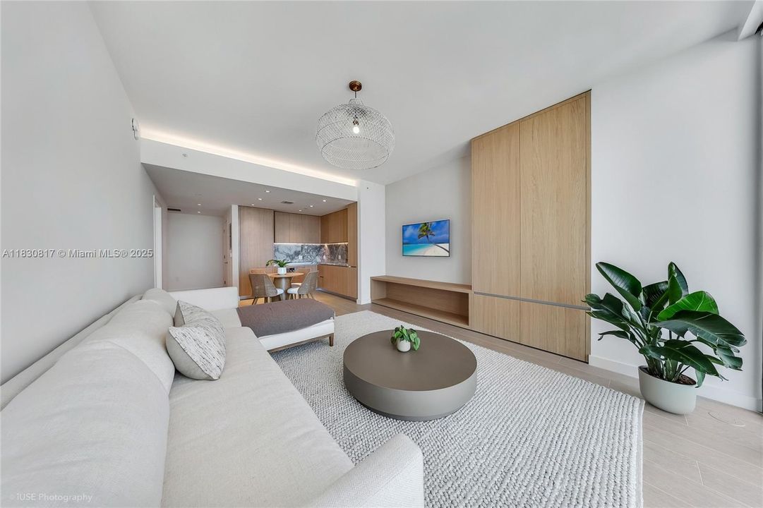 На продажу: $1,629,000 (1 спален, 1 ванн, 1010 Квадратных фут)