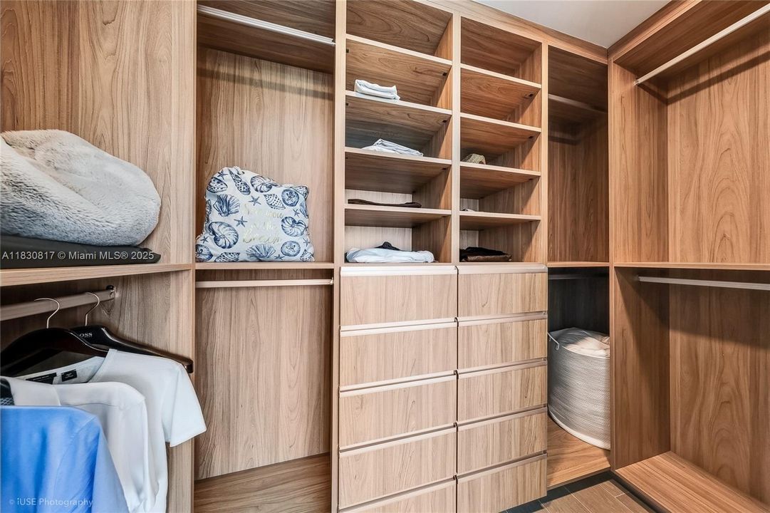 На продажу: $1,629,000 (1 спален, 1 ванн, 1010 Квадратных фут)