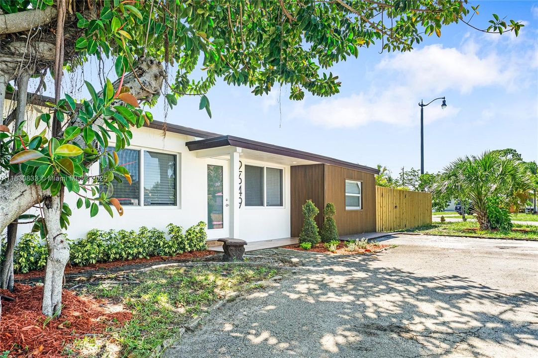 最近售出: $424,900 (3 贝兹, 1 浴室, 934 平方英尺)