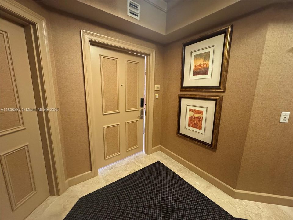 Recientemente alquilado: $23,000 (3 camas, 4 baños, 2736 Pies cuadrados)