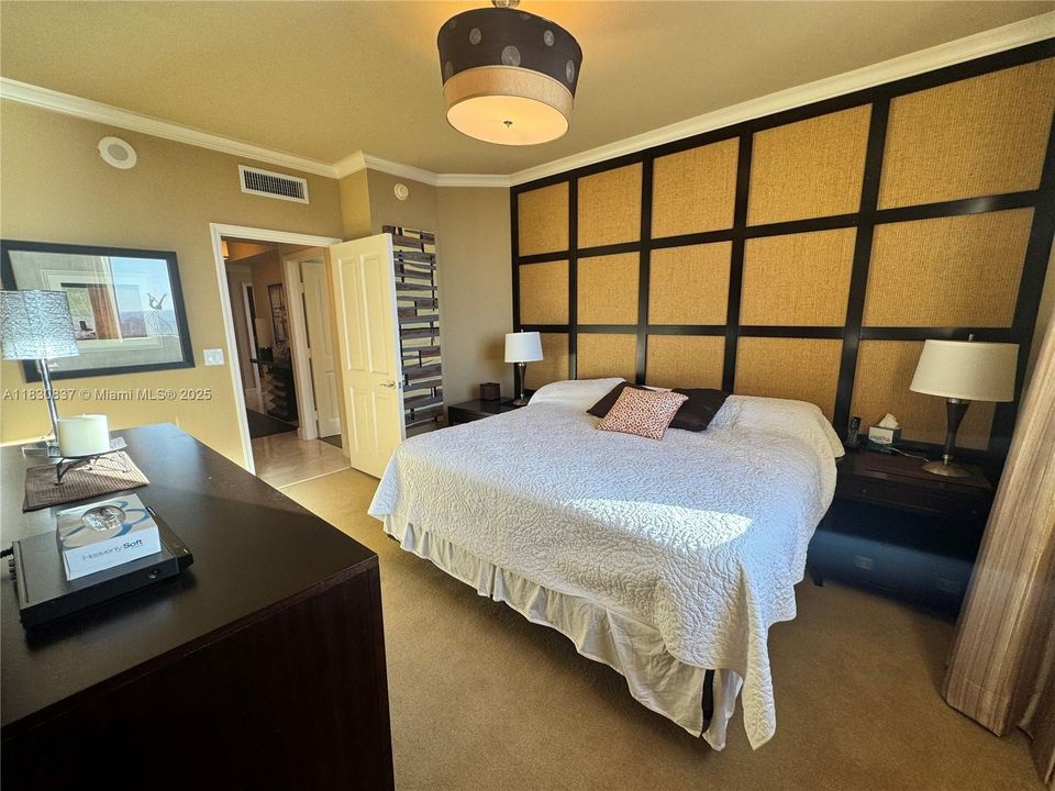 Recientemente alquilado: $23,000 (3 camas, 4 baños, 2736 Pies cuadrados)