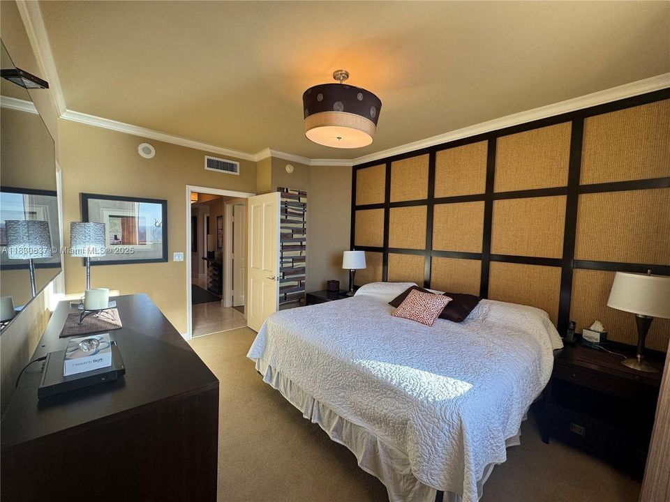 Recientemente alquilado: $23,000 (3 camas, 4 baños, 2736 Pies cuadrados)