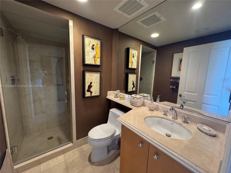 Recientemente alquilado: $23,000 (3 camas, 4 baños, 2736 Pies cuadrados)