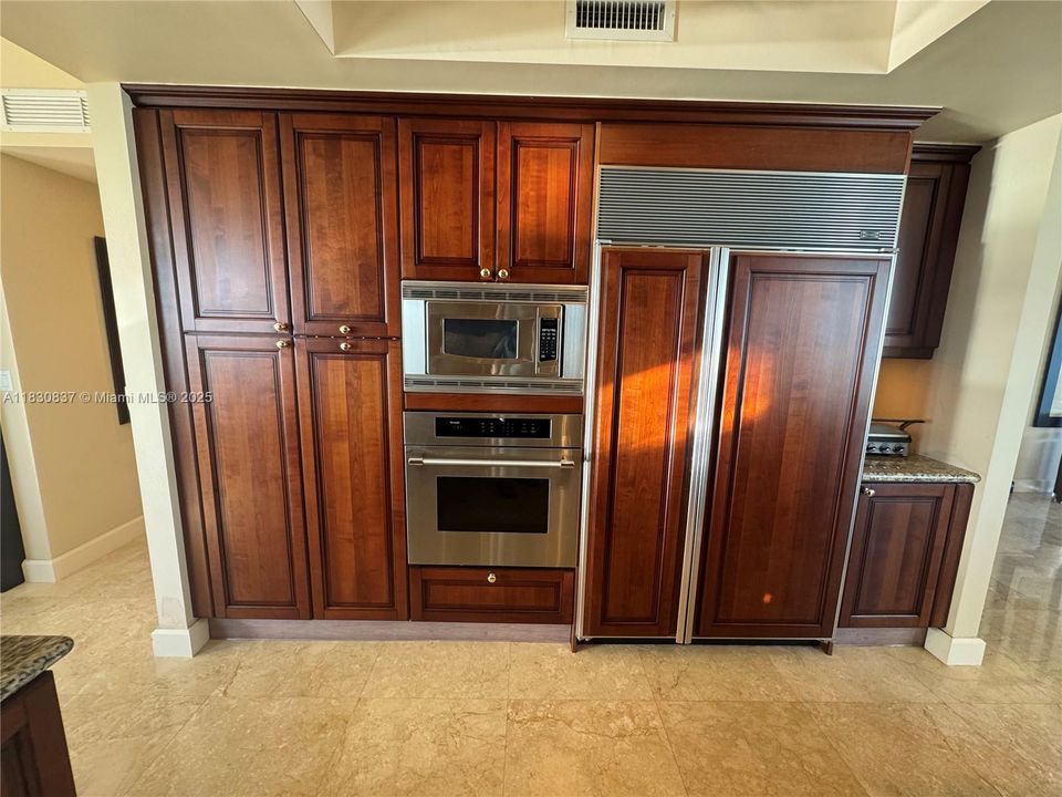 Recientemente alquilado: $23,000 (3 camas, 4 baños, 2736 Pies cuadrados)