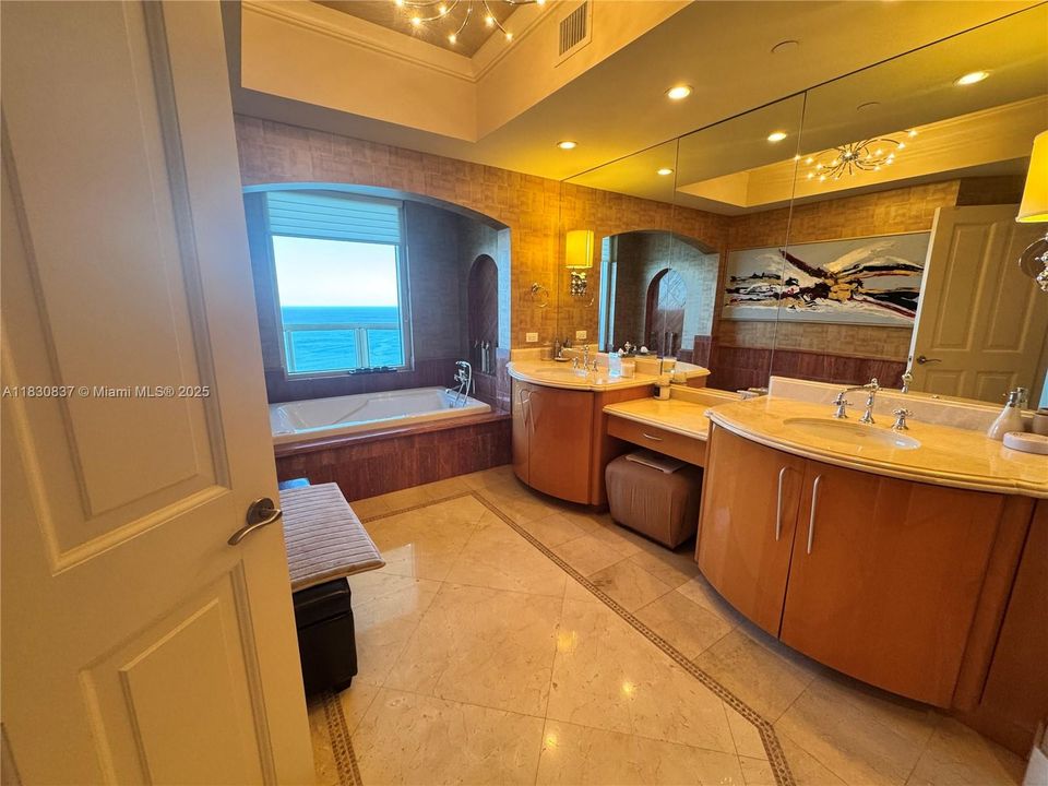 Recientemente alquilado: $23,000 (3 camas, 4 baños, 2736 Pies cuadrados)