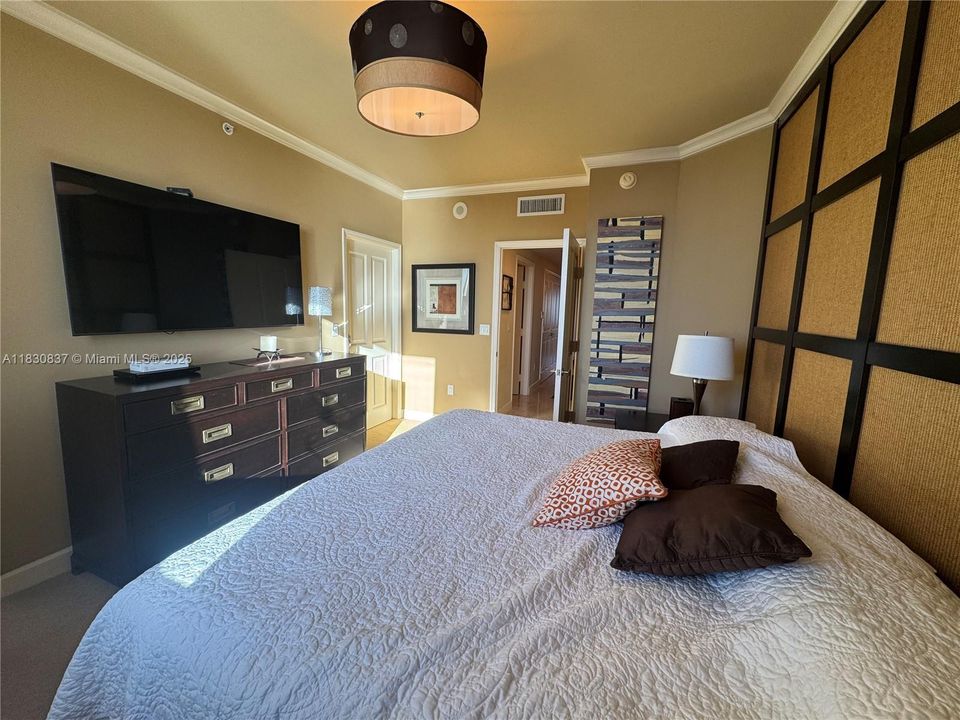 Recientemente alquilado: $23,000 (3 camas, 4 baños, 2736 Pies cuadrados)