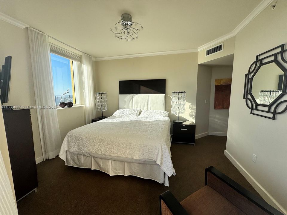 Recientemente alquilado: $23,000 (3 camas, 4 baños, 2736 Pies cuadrados)