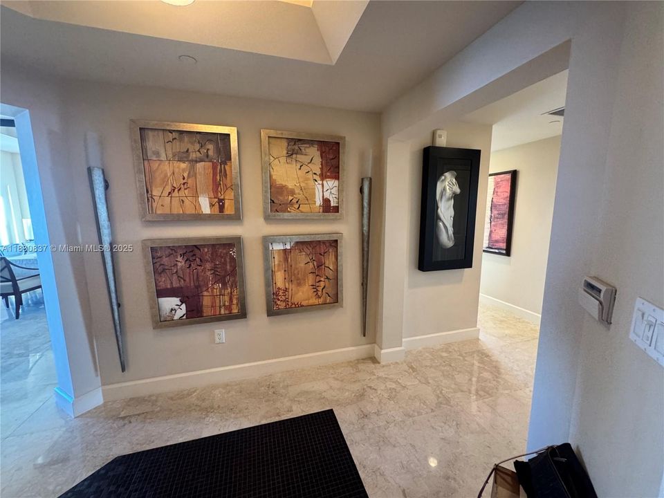 Recientemente alquilado: $23,000 (3 camas, 4 baños, 2736 Pies cuadrados)