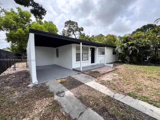 Active With Contract: $499,000 (3 beds, 2 baths, 1140 Square Feet)