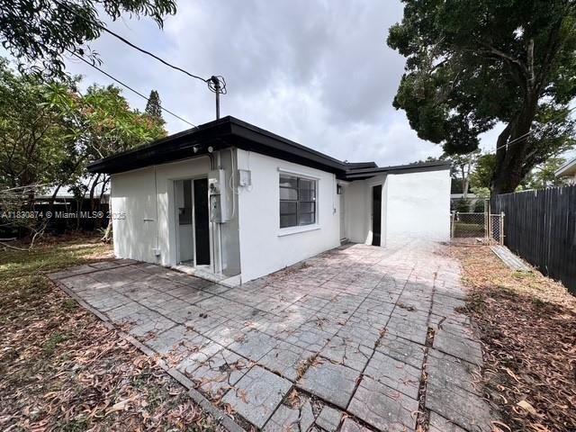 Active With Contract: $499,000 (3 beds, 2 baths, 1140 Square Feet)