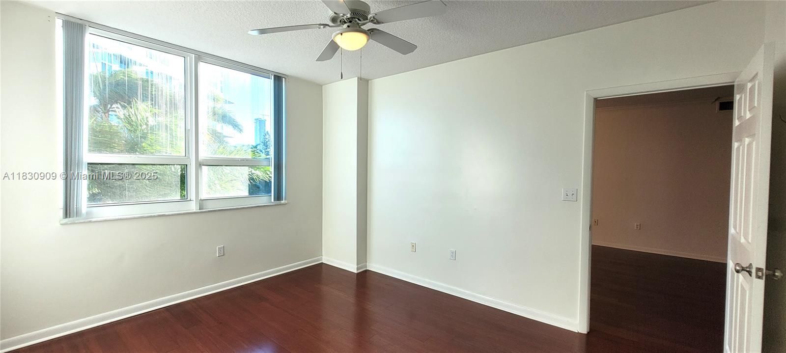 En Venta: $499,000 (2 camas, 2 baños, 1092 Pies cuadrados)