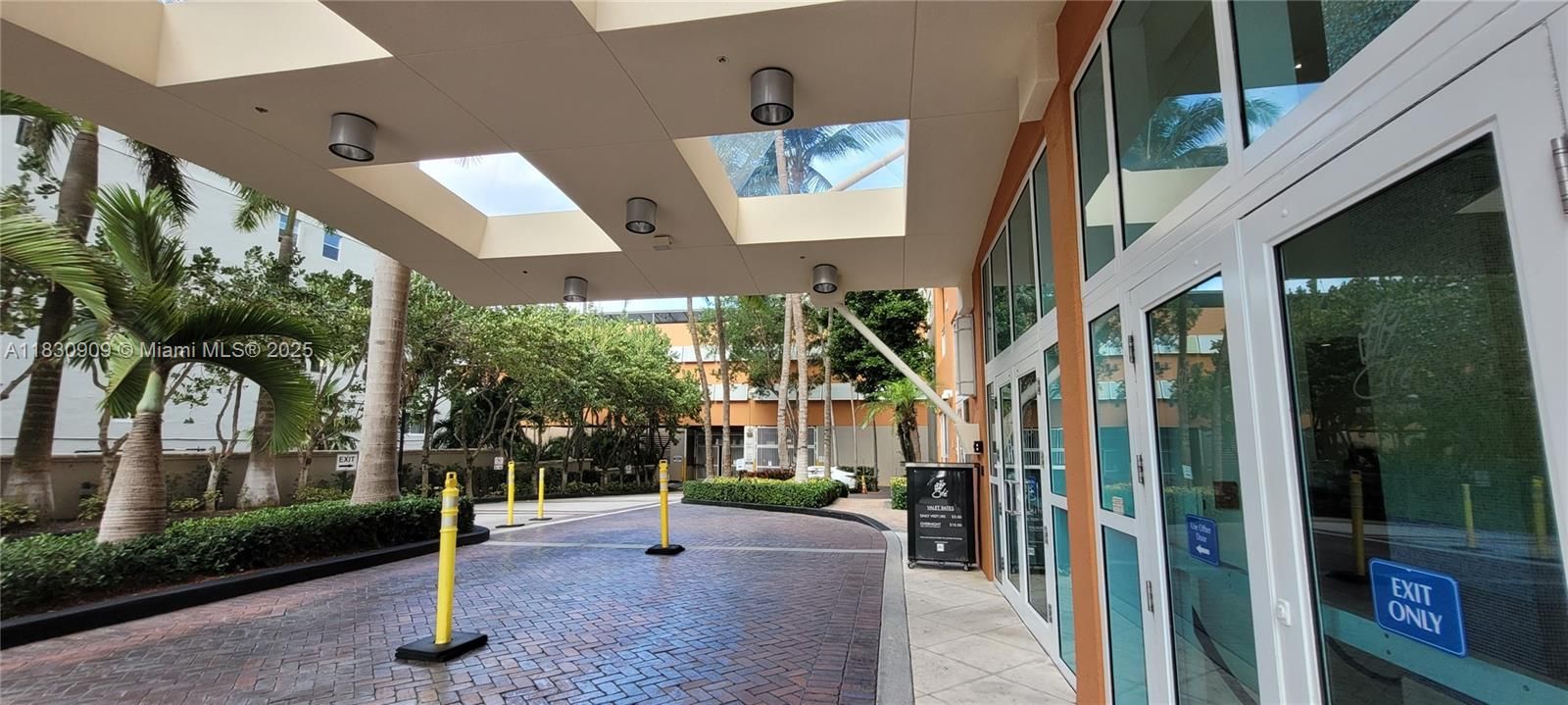 Front of building, valet desk