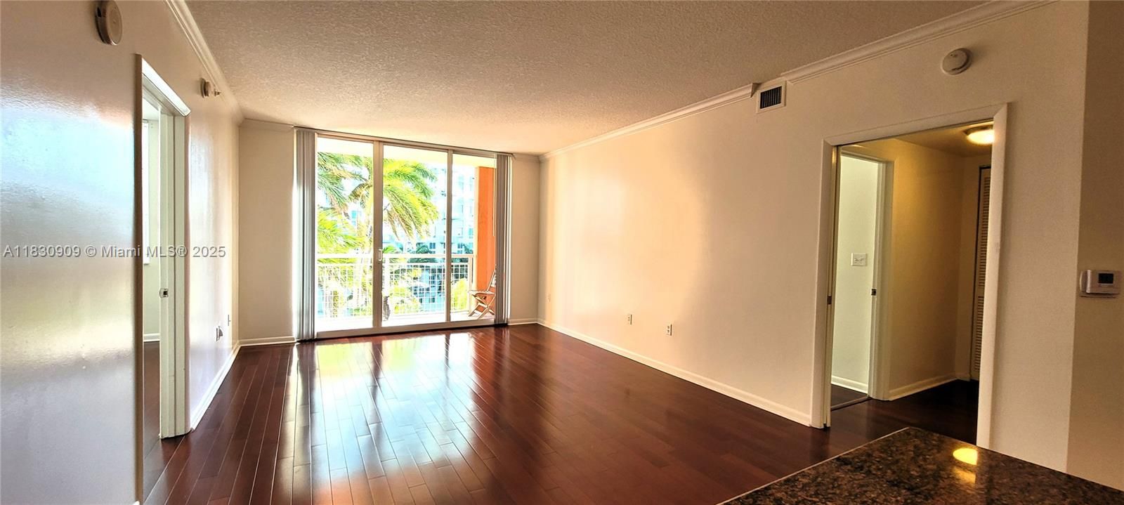 En Venta: $499,000 (2 camas, 2 baños, 1092 Pies cuadrados)