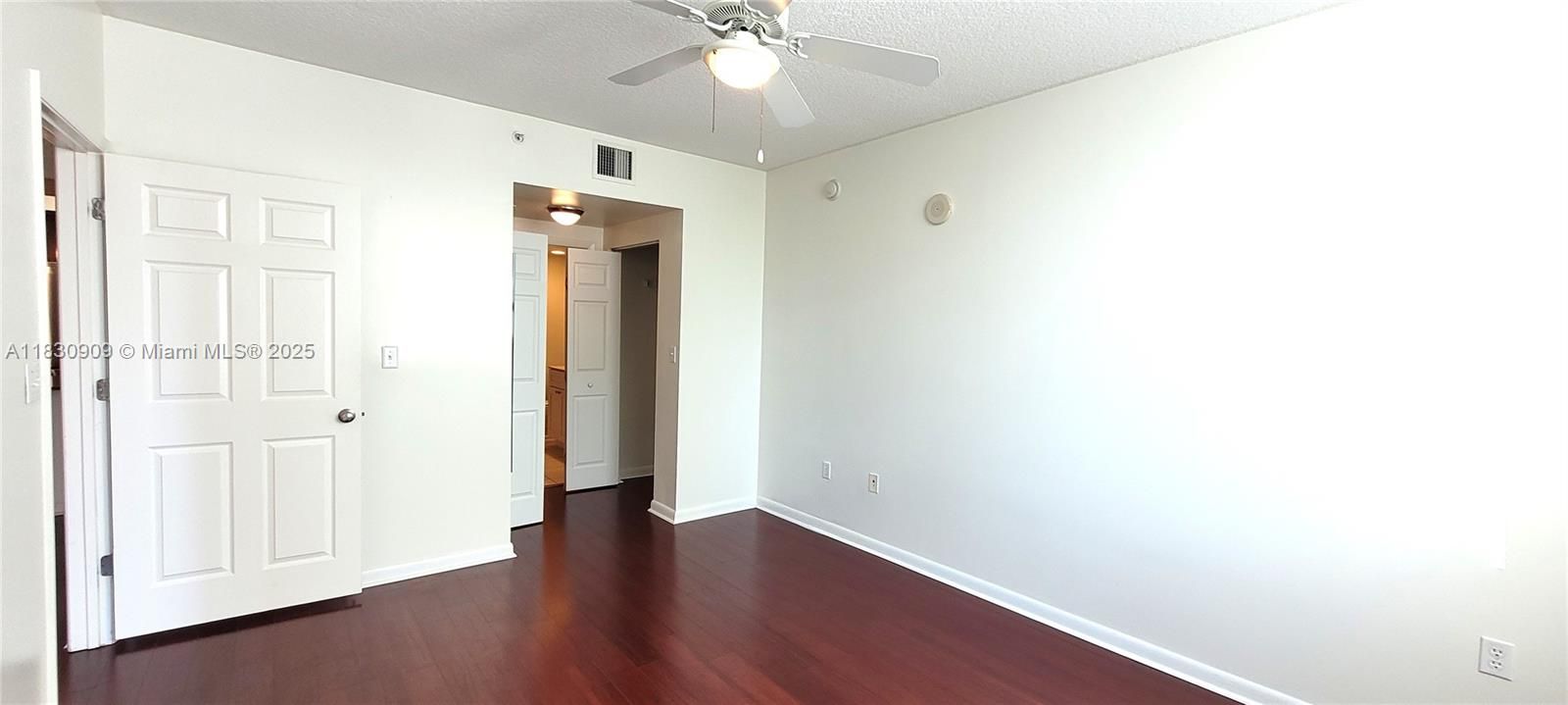 En Venta: $499,000 (2 camas, 2 baños, 1092 Pies cuadrados)