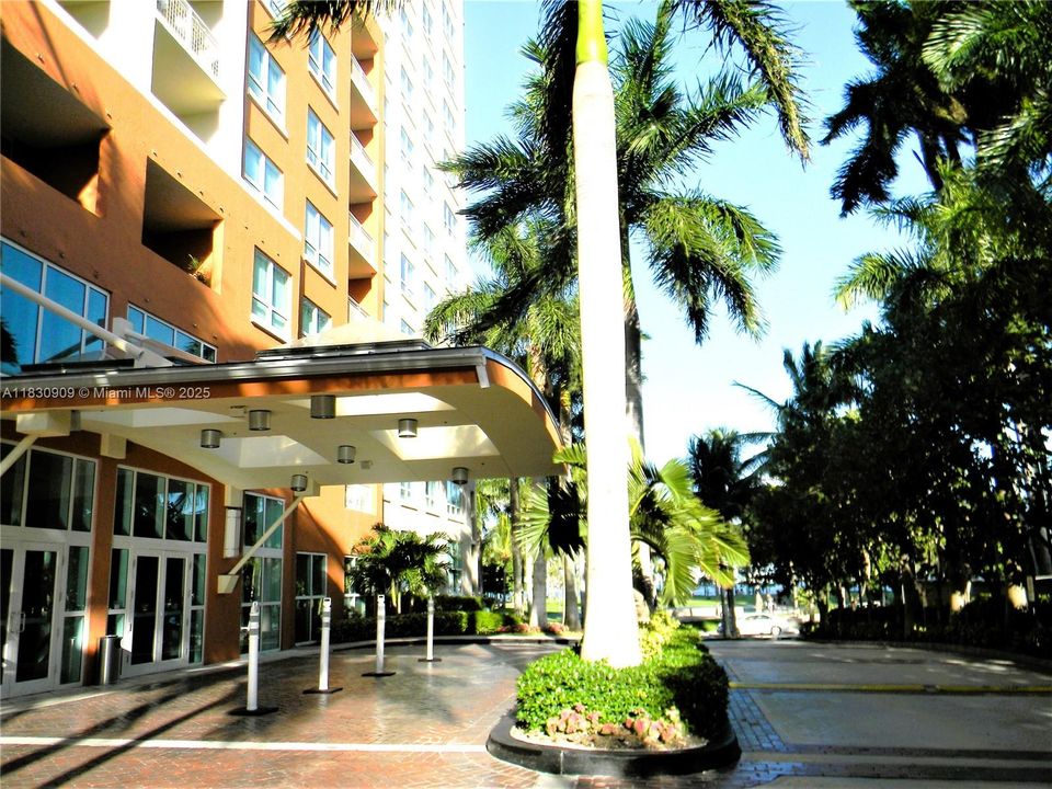 Main entrance on the Bay