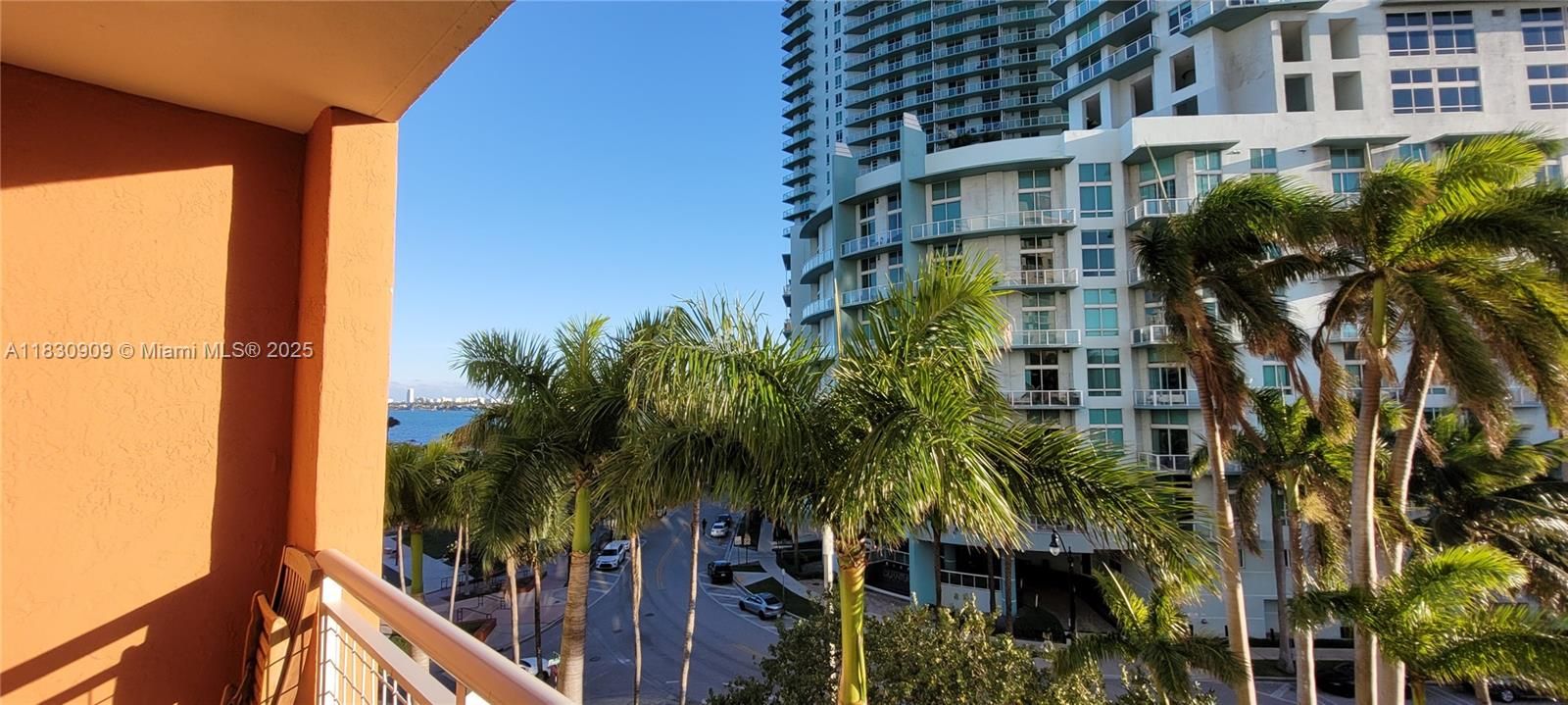 En Venta: $499,000 (2 camas, 2 baños, 1092 Pies cuadrados)