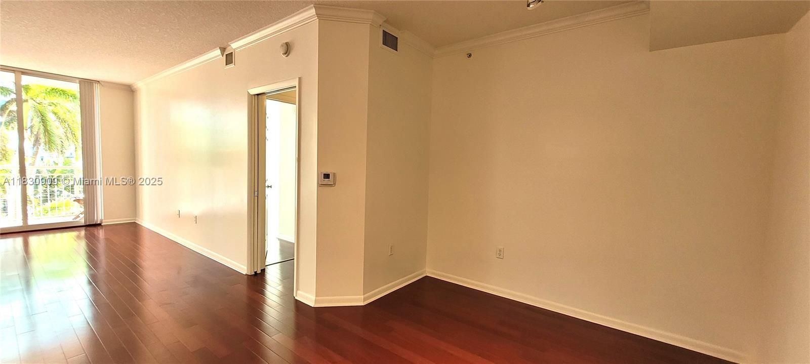 En Venta: $499,000 (2 camas, 2 baños, 1092 Pies cuadrados)