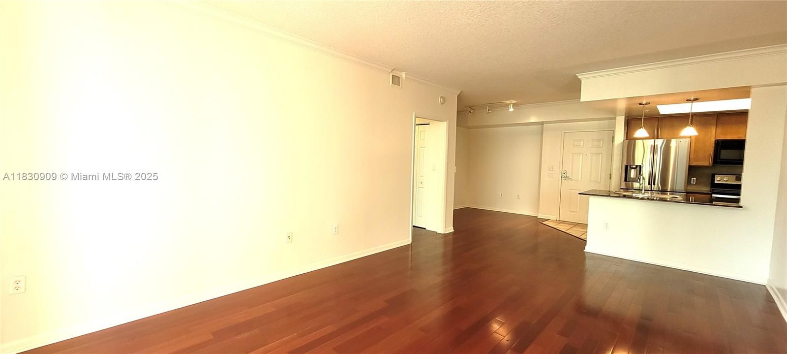 En Venta: $499,000 (2 camas, 2 baños, 1092 Pies cuadrados)