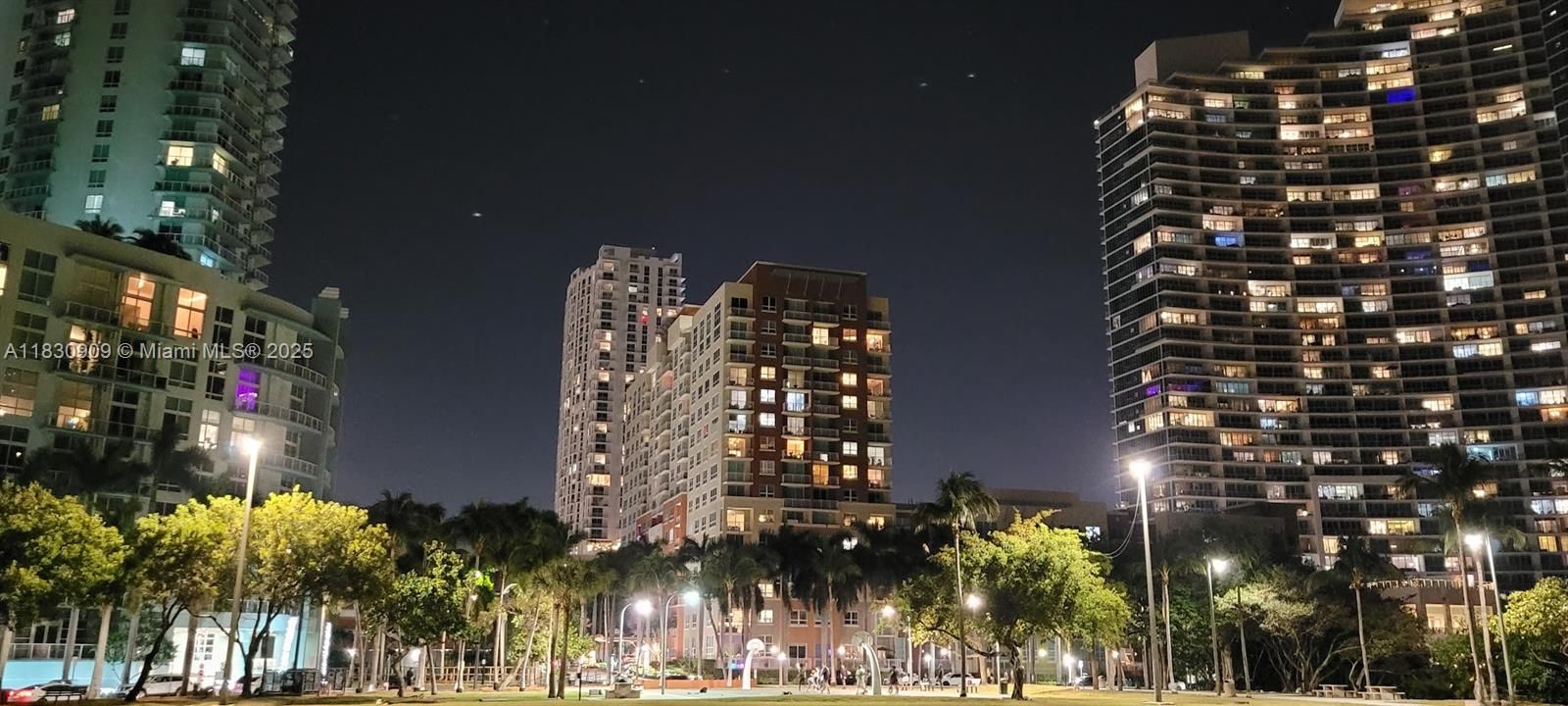 En Venta: $499,000 (2 camas, 2 baños, 1092 Pies cuadrados)