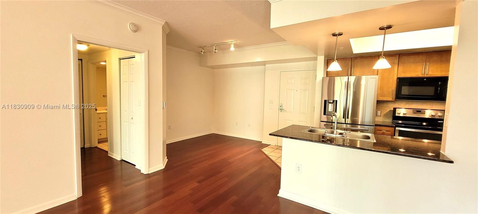 En Venta: $499,000 (2 camas, 2 baños, 1092 Pies cuadrados)