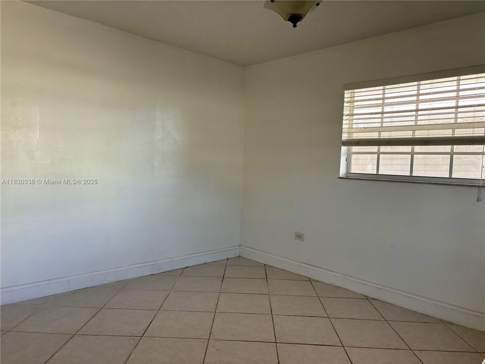 Downstairs spare bedroom