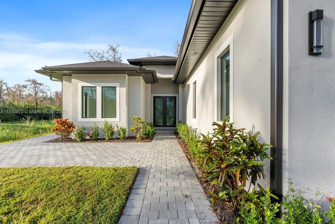 For Sale: $599,000 (4 beds, 3 baths, 1991 Square Feet)