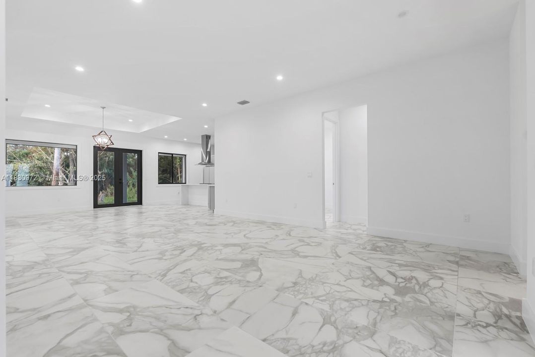 For Sale: $599,000 (4 beds, 3 baths, 1991 Square Feet)