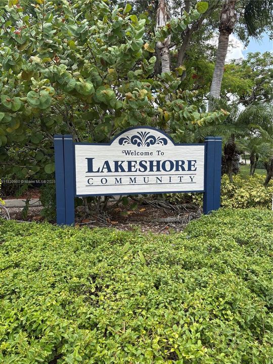 Active With Contract: $162,000 (1 beds, 1 baths, 685 Square Feet)