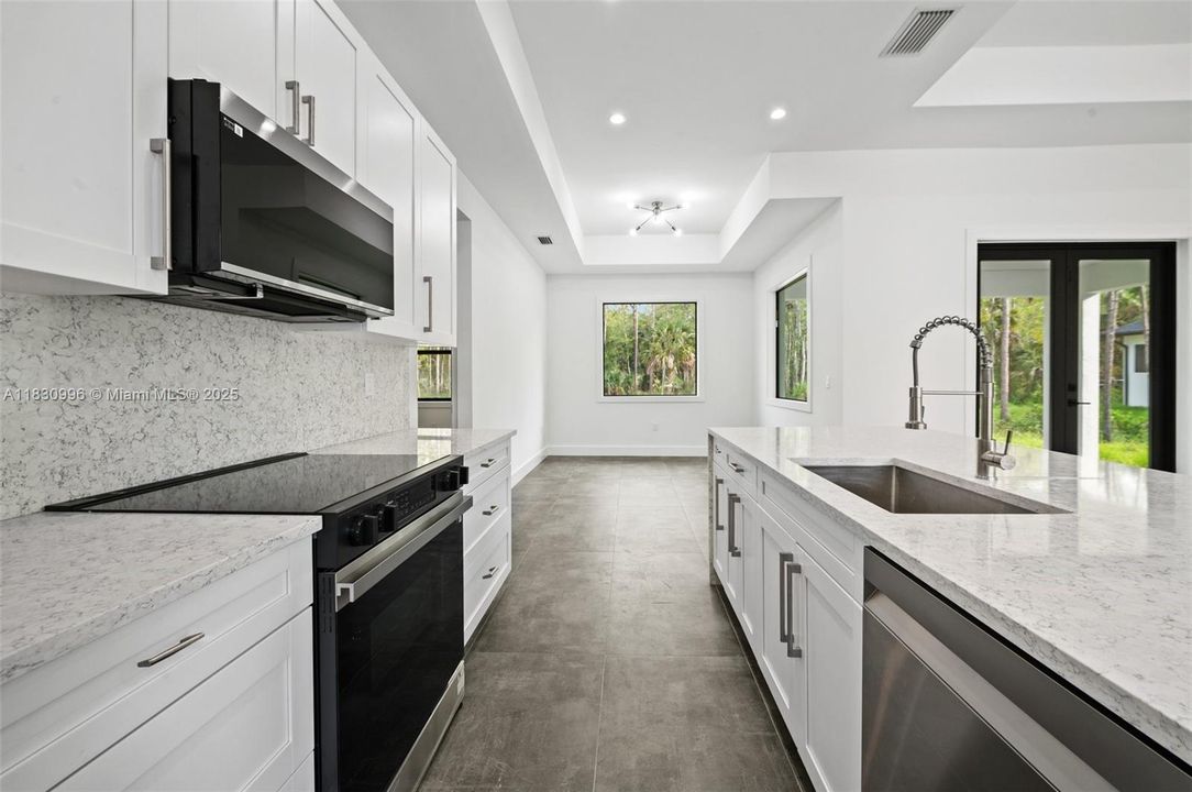 待售: $540,000 (3 贝兹, 2 浴室, 0 平方英尺)