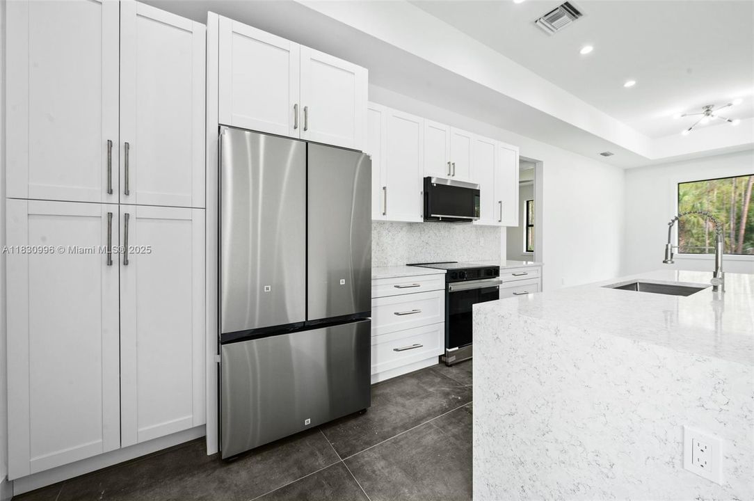 待售: $540,000 (3 贝兹, 2 浴室, 0 平方英尺)