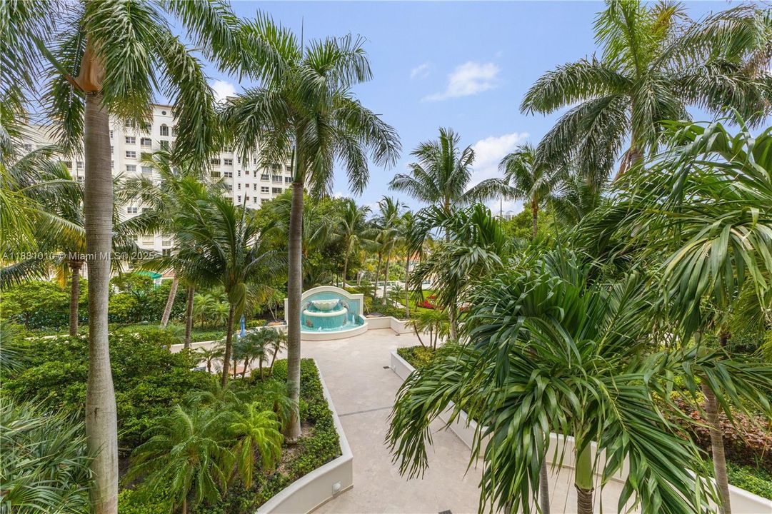 最近售出: $2,250,000 (3 贝兹, 4 浴室, 3385 平方英尺)