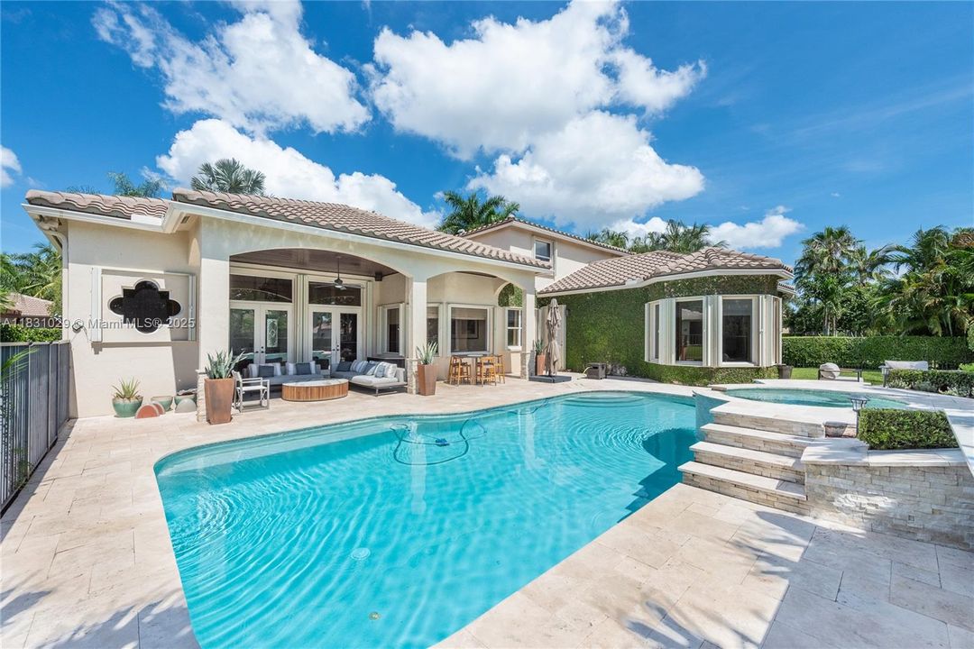 最近租的: $14,500 (5 贝兹, 5 浴室, 4934 平方英尺)